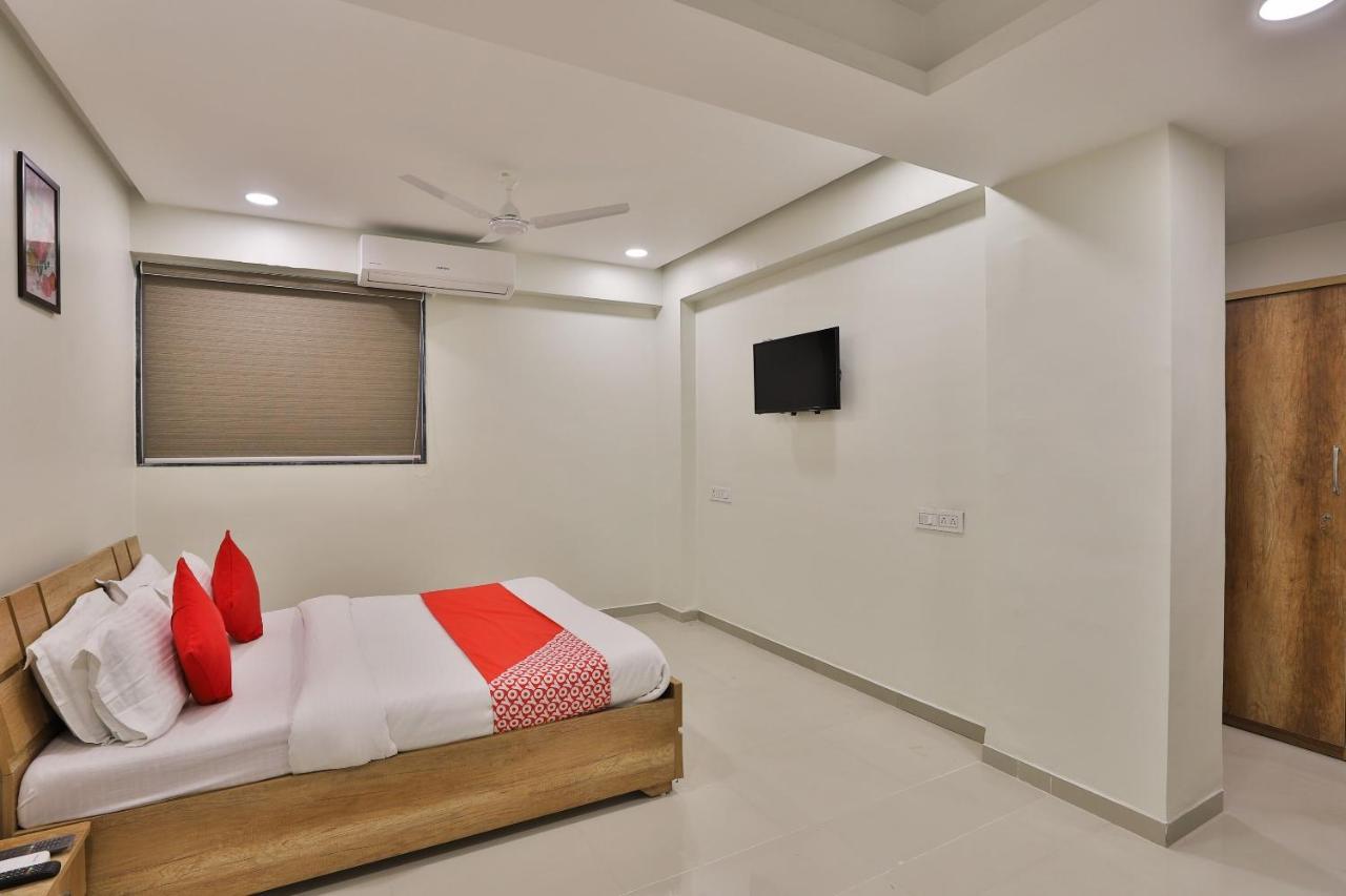 Collection O 12462 Hotel Shiv Inn Gandhinagar Eksteriør billede