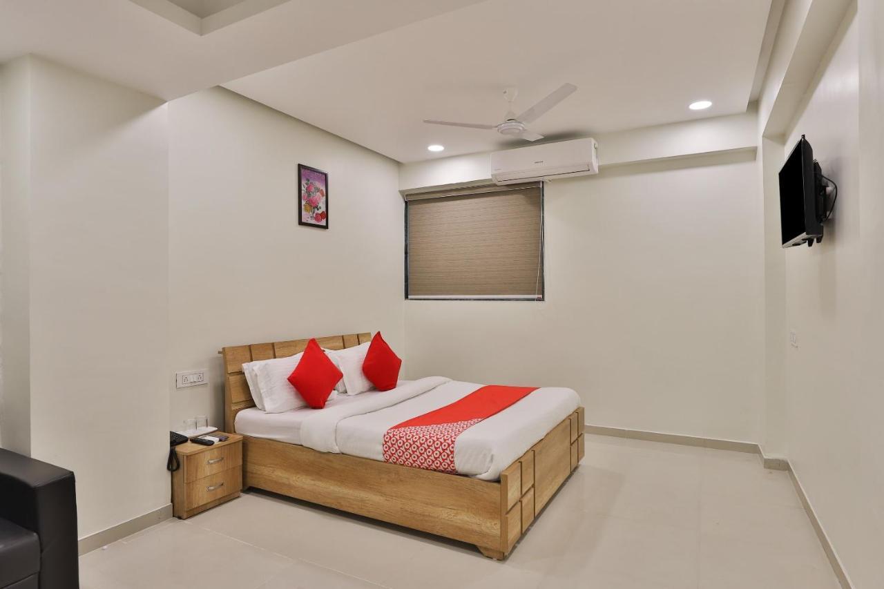 Collection O 12462 Hotel Shiv Inn Gandhinagar Eksteriør billede