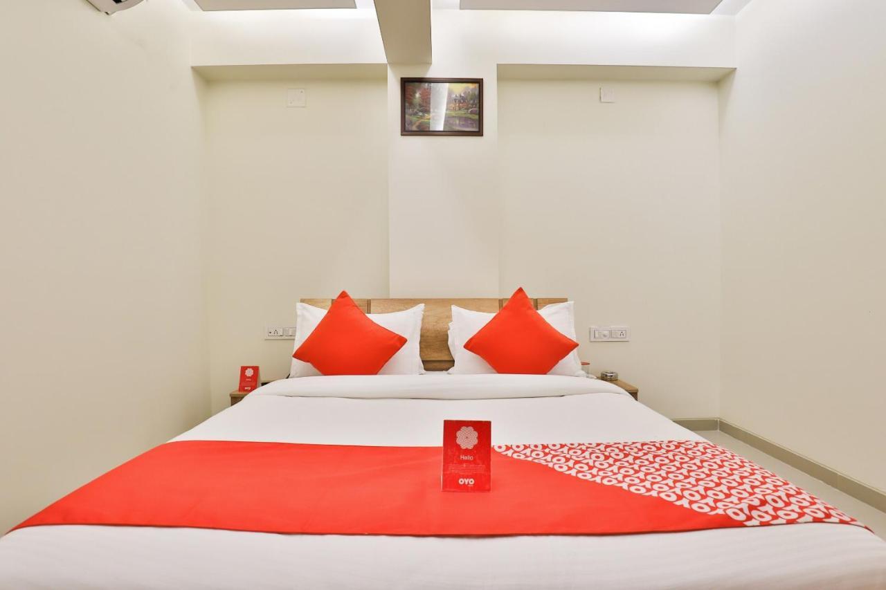 Collection O 12462 Hotel Shiv Inn Gandhinagar Eksteriør billede