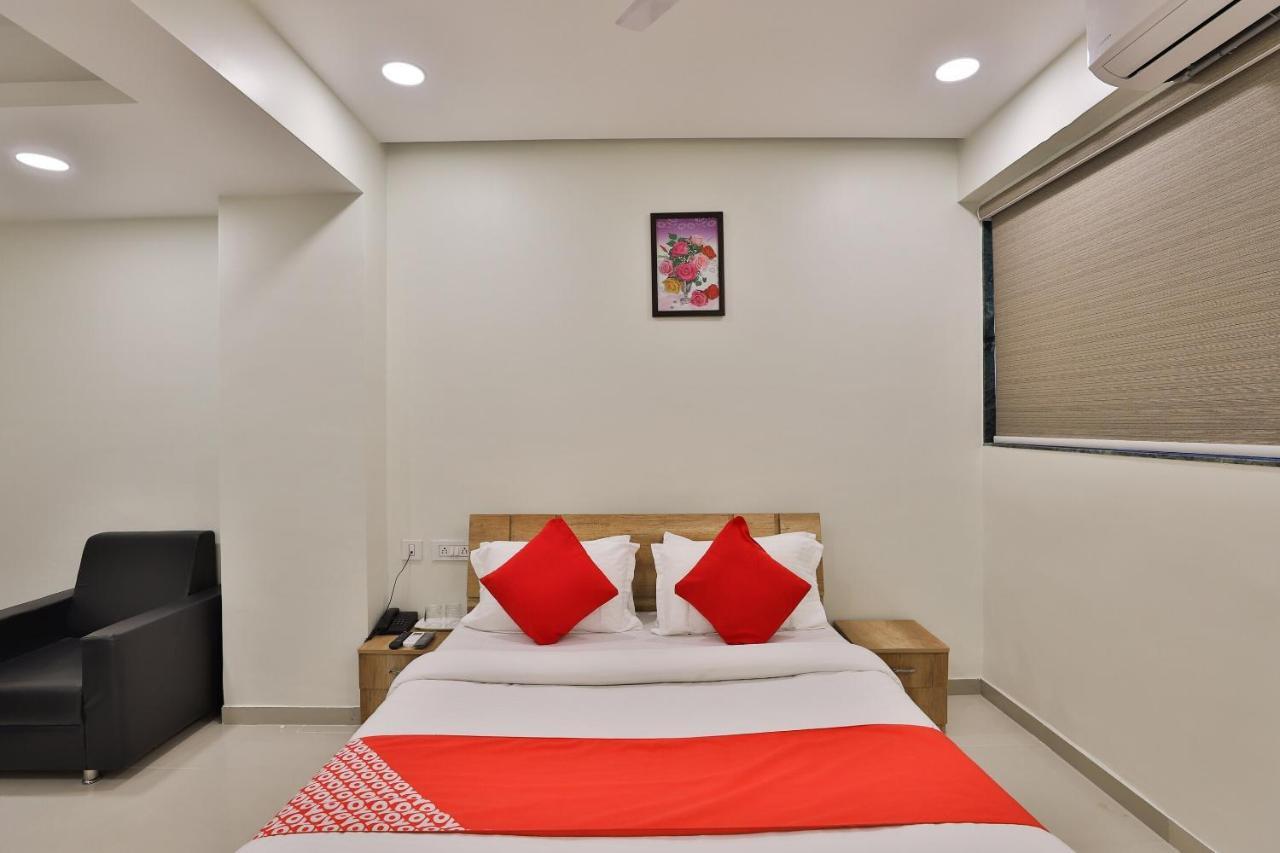 Collection O 12462 Hotel Shiv Inn Gandhinagar Eksteriør billede