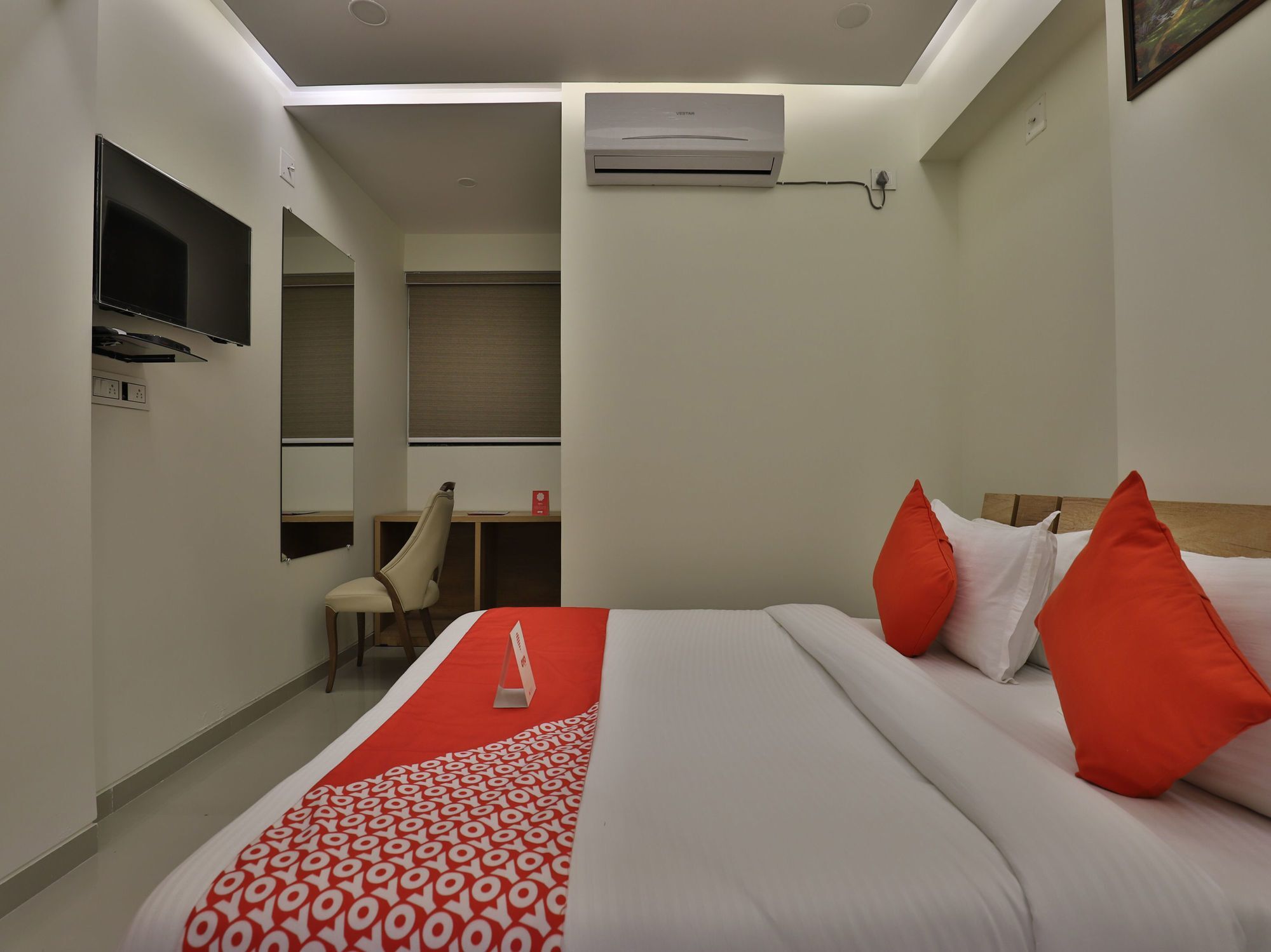 Collection O 12462 Hotel Shiv Inn Gandhinagar Eksteriør billede