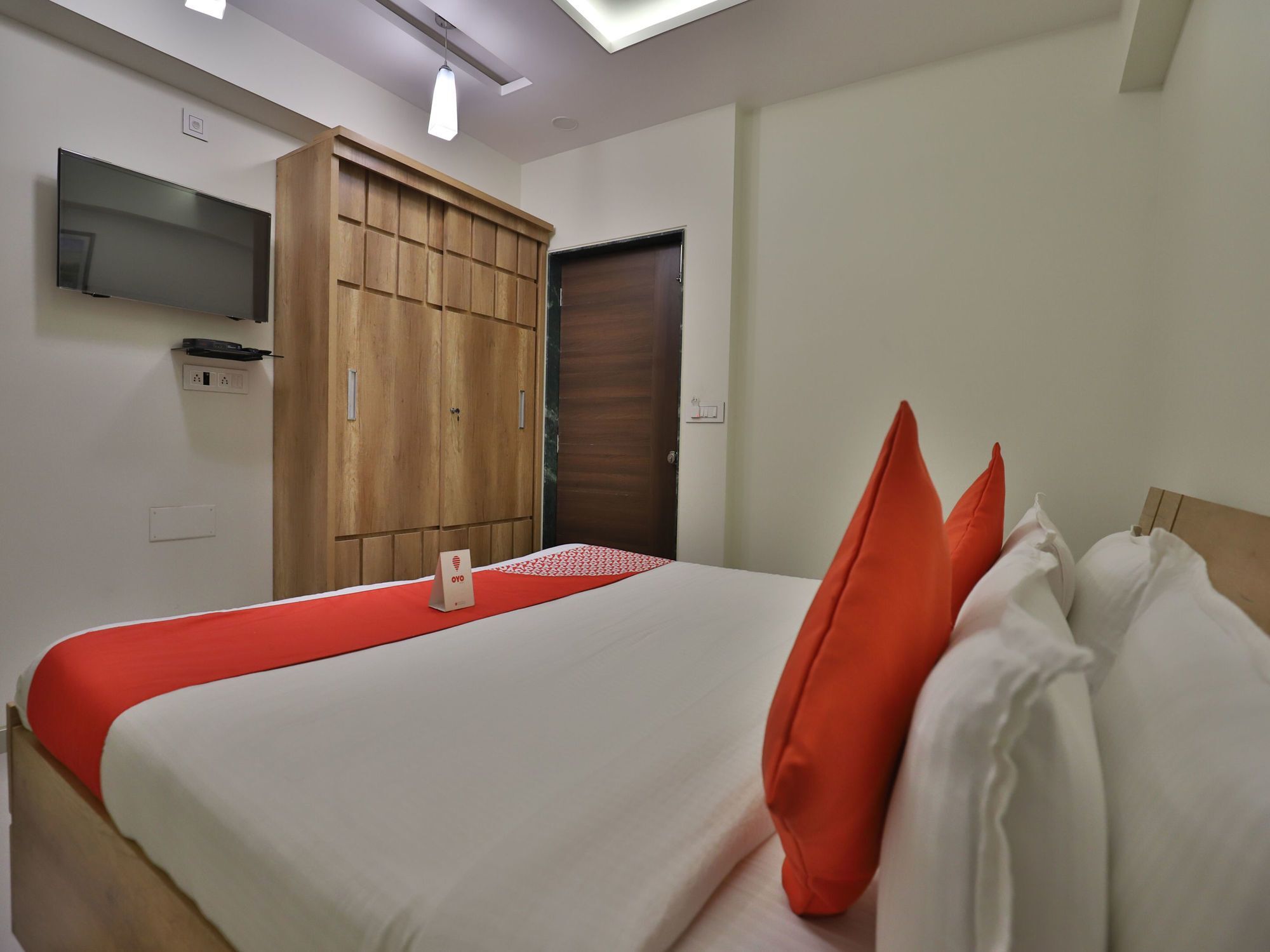 Collection O 12462 Hotel Shiv Inn Gandhinagar Eksteriør billede