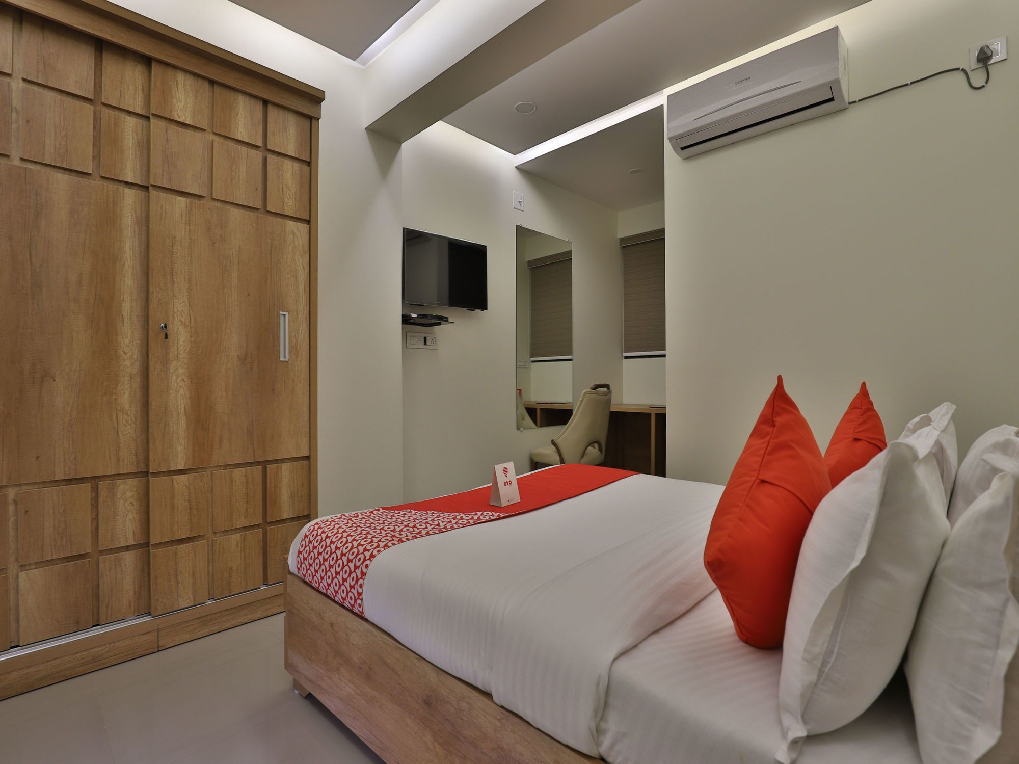 Collection O 12462 Hotel Shiv Inn Gandhinagar Eksteriør billede