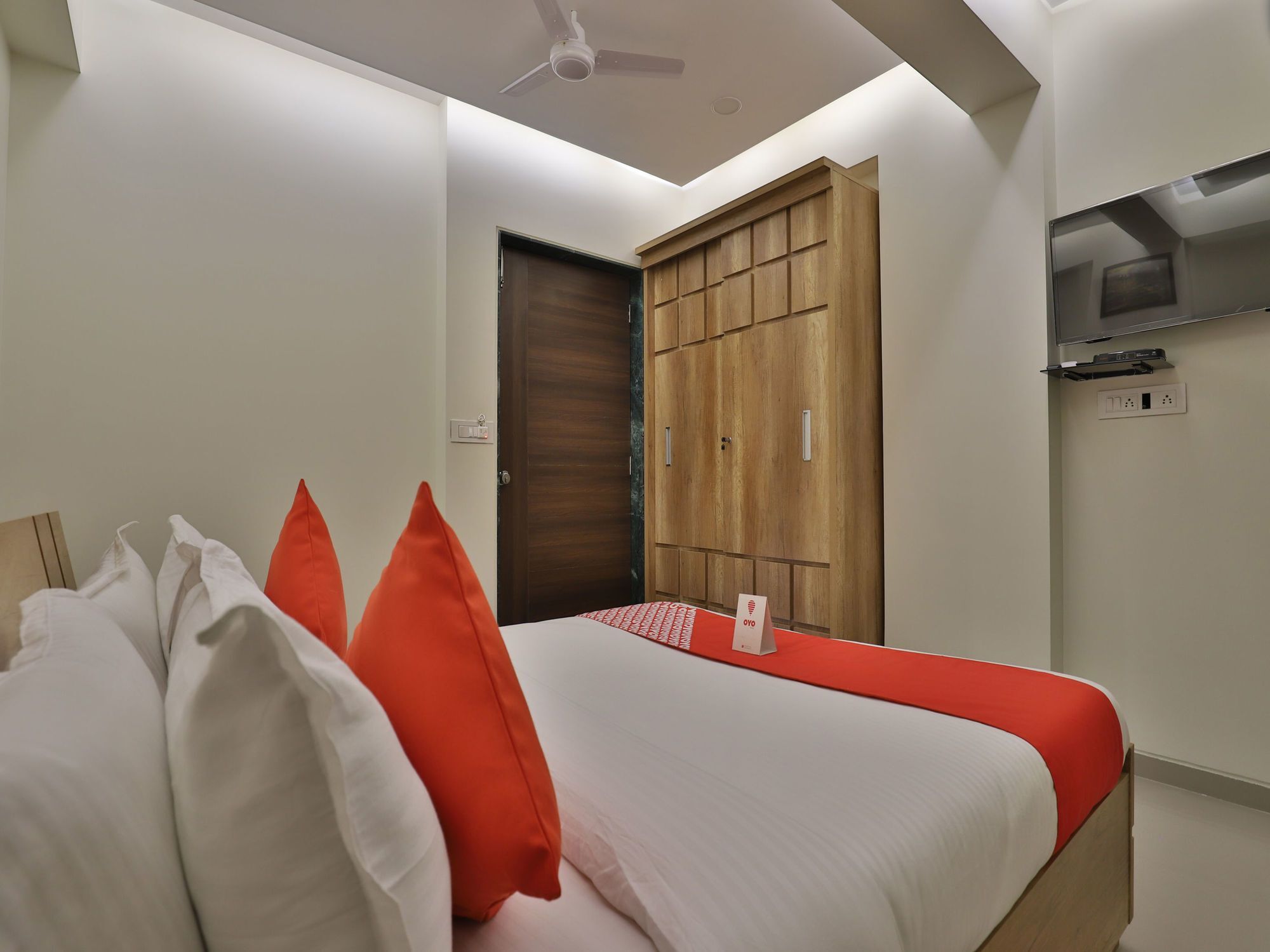 Collection O 12462 Hotel Shiv Inn Gandhinagar Eksteriør billede
